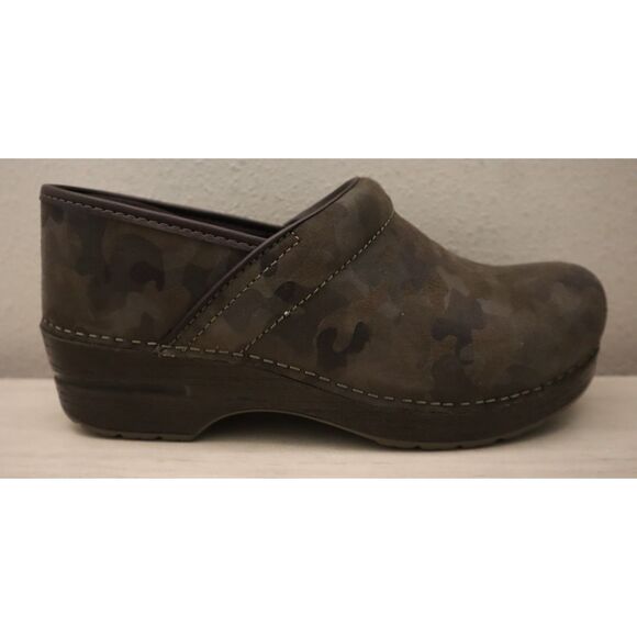 Dansko 106-989878 Women's Sz 9.5-10M Professional Camo Suede Nursing Clogs - Picture 5 of 16